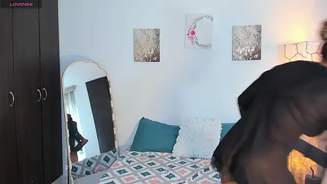 Snapshot of SarahCinnamon- chatting on 19, 2, 2026 SarahCinnamon- online show from 19, 2, 2026