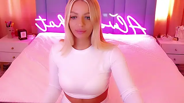 Snapshot of AllwaysHotJ chatting on 24, 12, 2024 AllwaysHotJ online show from 24, 12, 2024