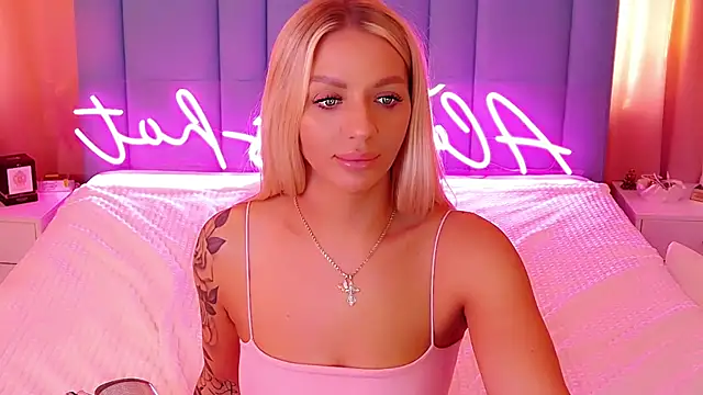 Snapshot of AllwaysHotJ chatting on 25, 12, 2024 AllwaysHotJ online show from 25, 12, 2024