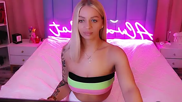 Snapshot of AllwaysHotJ chatting on 10, 1, 2025 AllwaysHotJ online show from 10, 1, 2025