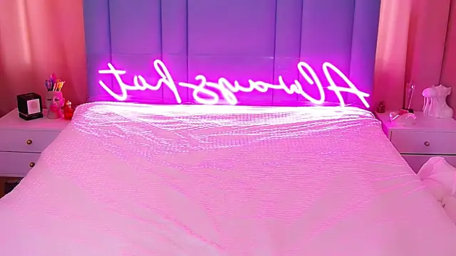 Snapshot of AllwaysHotJ chatting on 12, 1, 2025 AllwaysHotJ online show from 12, 1, 2025