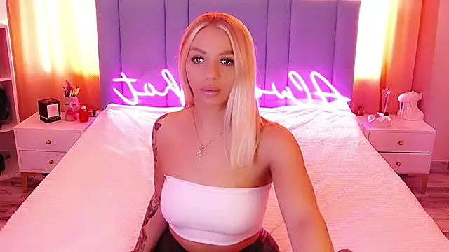 Snapshot of AllwaysHotJ chatting on 5, 2, 2025 AllwaysHotJ online show from 5, 2, 2025