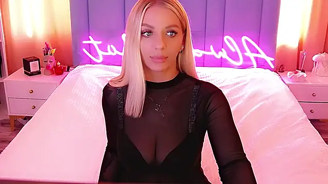 Snapshot of AllwaysHotJ chatting on 5, 3, 2025 AllwaysHotJ online show from 5, 3, 2025