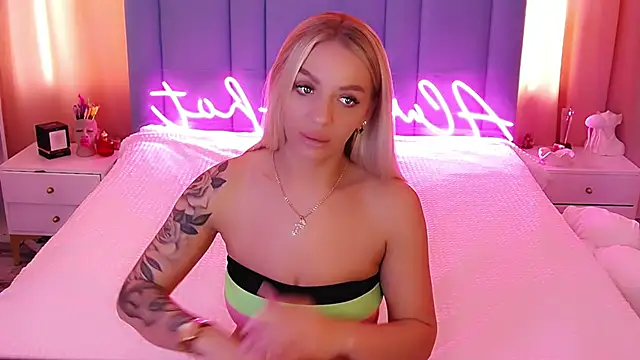 Snapshot of AllwaysHotJ chatting on 8, 3, 2025 AllwaysHotJ online show from 8, 3, 2025