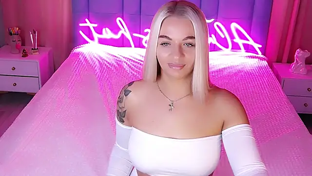 Snapshot of AllwaysHotJ chatting on 3, 10, 2025 AllwaysHotJ online show from 3, 10, 2025