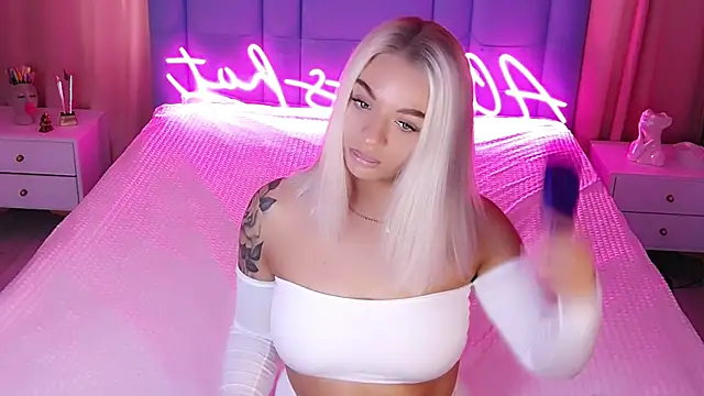 Snapshot of AllwaysHotJ chatting on 5, 10, 2025 AllwaysHotJ online show from 5, 10, 2025