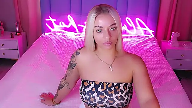 Snapshot of AllwaysHotJ chatting on 24, 10, 2025 AllwaysHotJ online show from 24, 10, 2025