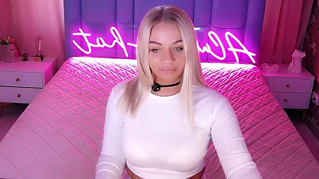 AllwaysHotJ online show from 2, 4, 2026