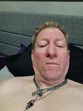 Snapshot of tomtom111111 chatting on 4, 3, 2026 tomtom111111 online show from 4, 3, 2026