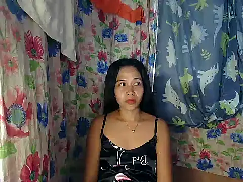 Snapshot of PinaySkinnyGirl chatting on 15, 12, 2025 PinaySkinnyGirl online show from 15, 12, 2025