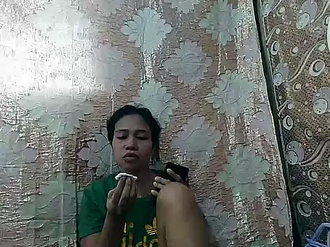 Snapshot of PinaySkinnyGirl chatting on 1, 4, 2026 PinaySkinnyGirl online show from 1, 4, 2026