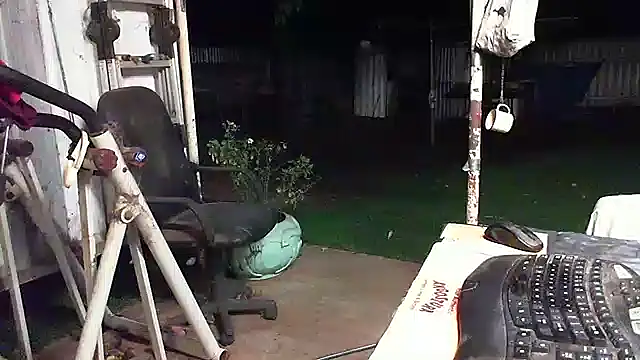 herbie010666 online show from 9, 2, 2025