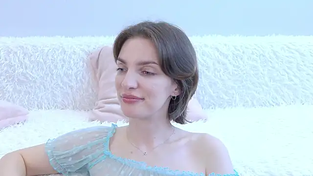 Snapshot of Beauty_Alex chatting on 25, 4, 2026 Beauty Alex online show from 25, 4, 2026