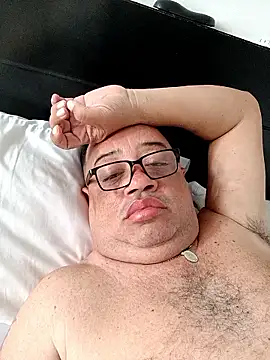 Snapshot of djtomxxx2777 chatting on 5, 1, 2026 djtomxxx2777 online show from 5, 1, 2026
