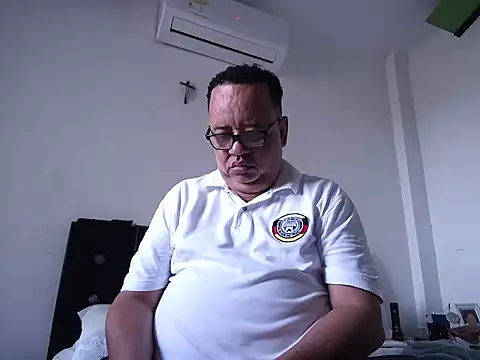 Snapshot of djtomxxx2777 chatting on 3, 5, 2026 djtomxxx2777 online show from 3, 5, 2026