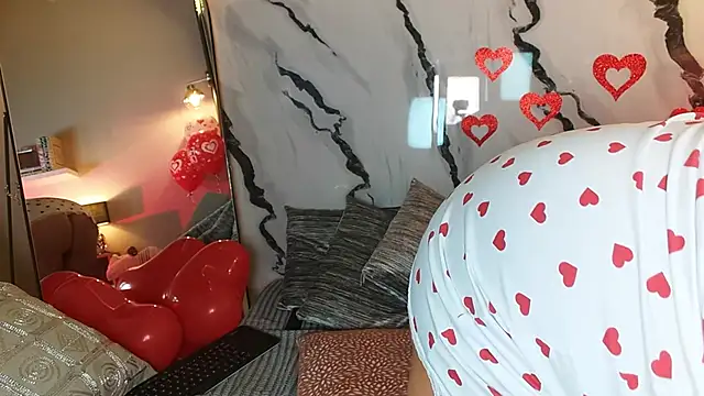 Snapshot of Madissononee chatting on 15, 2, 2025 Madissononee online show from 15, 2, 2025