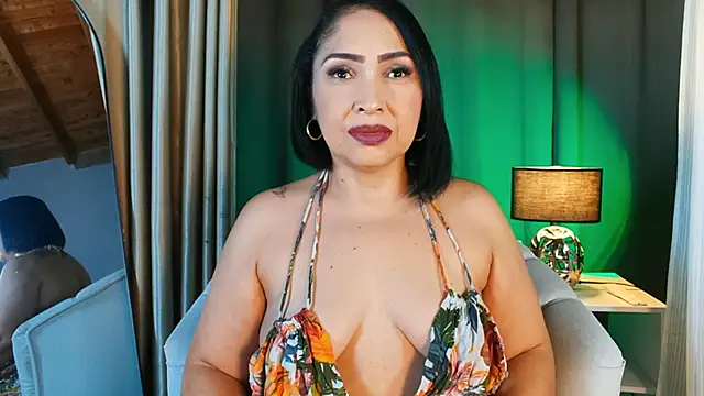 Snapshot of Madissononee chatting on 19, 11, 2025 Madissononee online show from 19, 11, 2025