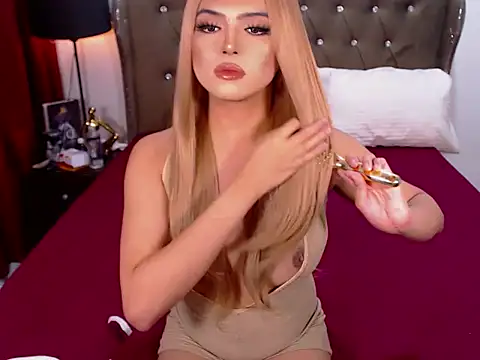 Snapshot of WomanofWorldTS chatting on 30, 11, 2025 WomanofWorldTS online show from 30, 11, 2025