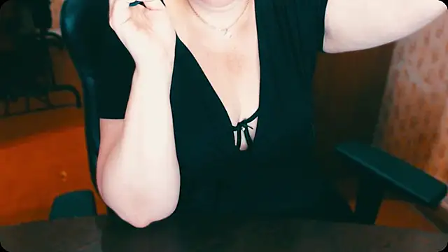 Snapshot of AlisaHot55 chatting on 22, 10, 2025 AlisaHot55 online show from 22, 10, 2025