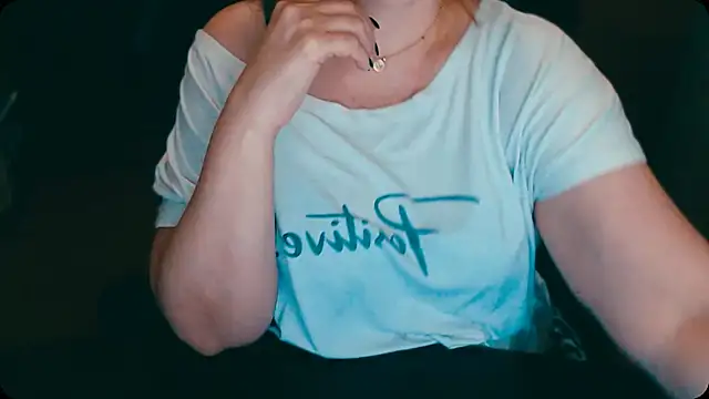 Snapshot of AlisaHot55 chatting on 5, 11, 2025 AlisaHot55 online show from 5, 11, 2025