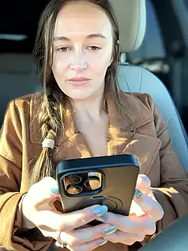 Snapshot of lunagirl13 chatting on 17, 1, 2026 lunagirl13 online show from 17, 1, 2026