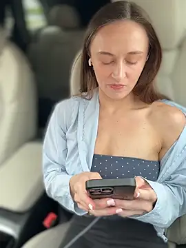 Snapshot of lunagirl13 chatting on 15, 4, 2026 lunagirl13 online show from 15, 4, 2026