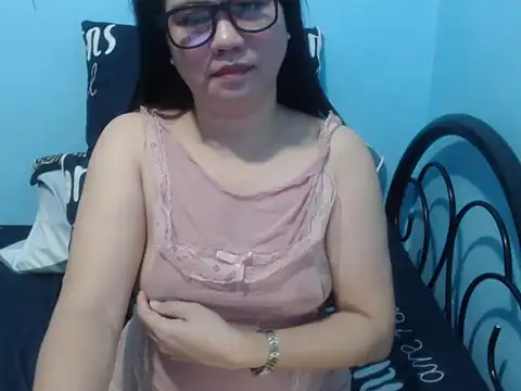 stacie iris online show from 17, 12, 2025