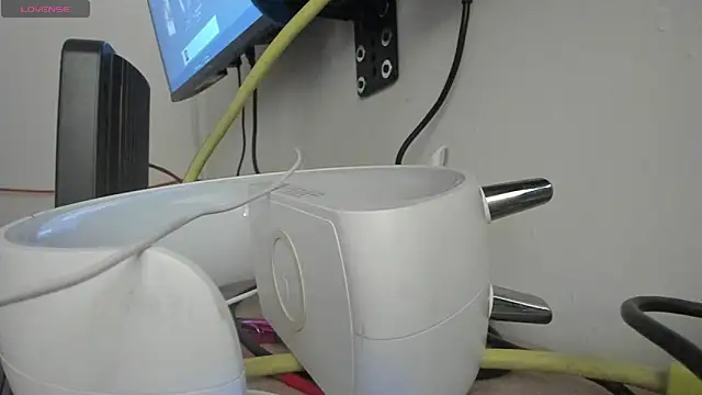 Snapshot of Hela_wet chatting on 10, 3, 2026 Hela wet online show from 10, 3, 2026