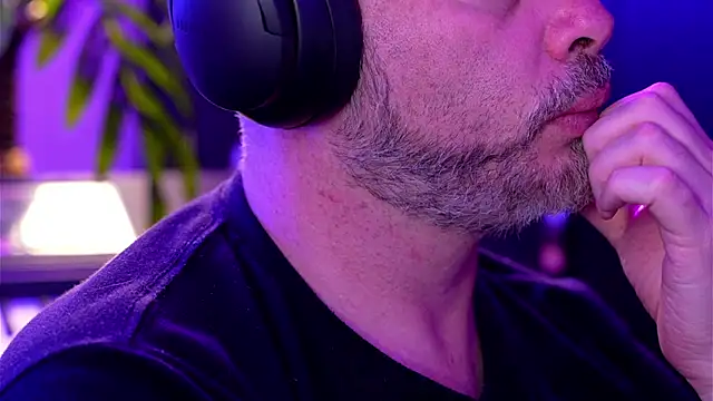 Snapshot of Sanders_White chatting on 24, 9, 2025 Sanders White online show from 24, 9, 2025