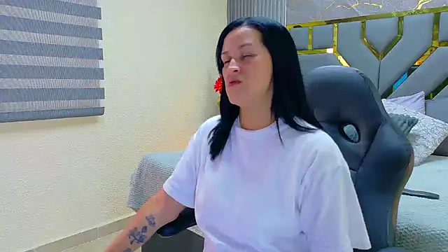 Snapshot of Britney_taylor_ chatting on 29, 7, 2026 Britney taylor online show from 29, 7, 2026