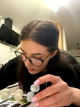 little belucci online show from 5, 12, 2025