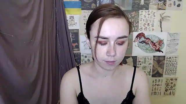 Snapshot of VeryVeryVeryShy_ chatting on 14, 11, 2025 VeryVeryVeryShy online show from 14, 11, 2025