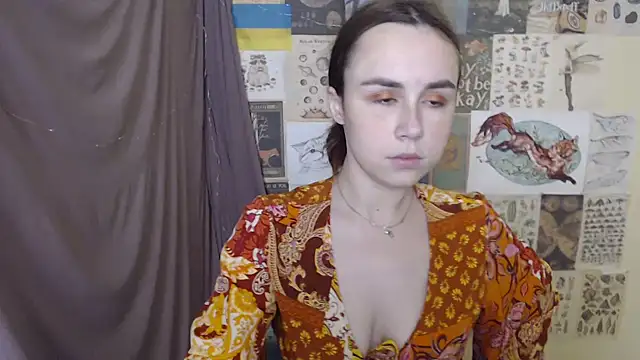 Snapshot of VeryVeryVeryShy_ chatting on 23, 11, 2025 VeryVeryVeryShy online show from 23, 11, 2025