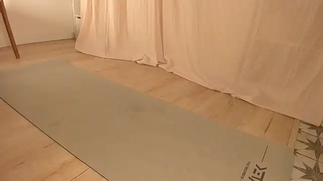 Snapshot of hee_jeen chatting on 7, 3, 2025 hee jeen online show from 7, 3, 2025