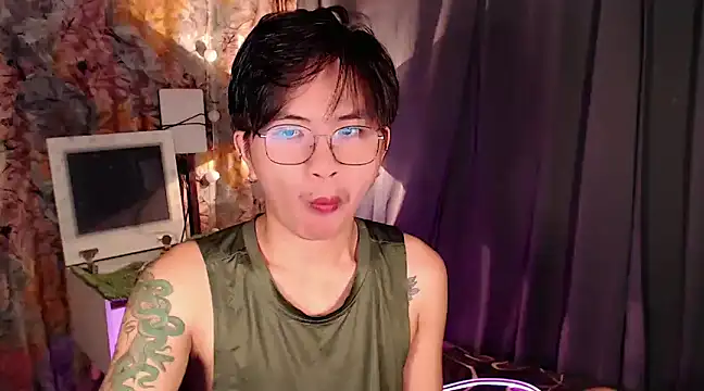 Snapshot of Sexy_Handsome_Drex chatting on 25, 12, 2024 Sexy Handsome Drex online show from 25, 12, 2024