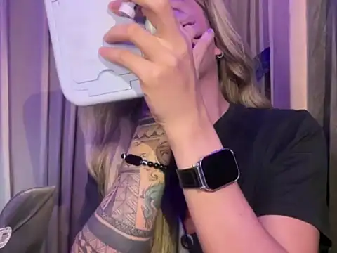 Snapshot of Sexy_Handsome_Drex chatting on 5, 4, 2026 Sexy Handsome Drex online show from 5, 4, 2026