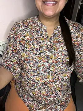 Snapshot of Zoya_Varma004 chatting on 4, 4, 2026 Zoya Varma004 online show from 4, 4, 2026