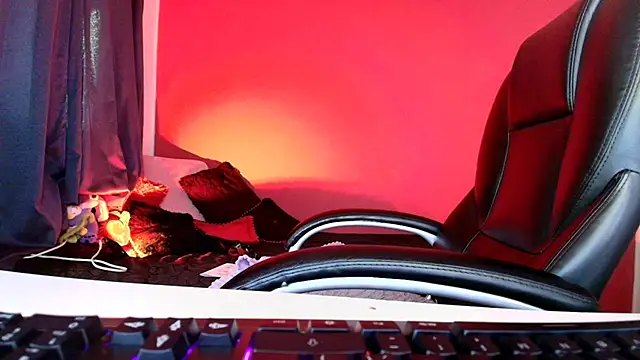 Snapshot of lulubigtitts1 chatting on 8, 4, 2026 lulubigtitts1 online show from 8, 4, 2026