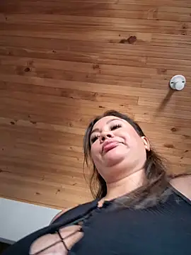 Snapshot of ValeryGrey chatting on 8, 4, 2026 ValeryGrey online show from 8, 4, 2026