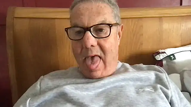 Snapshot of Oldpistolpete chatting on 13, 3, 2025 Oldpistolpete online show from 13, 3, 2025