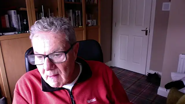 Snapshot of Oldpistolpete chatting on 30, 10, 2025 Oldpistolpete online show from 30, 10, 2025