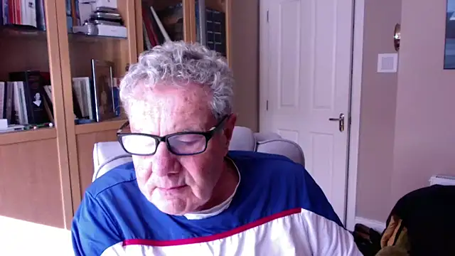 Snapshot of Oldpistolpete chatting on 24, 4, 2026 Oldpistolpete online show from 24, 4, 2026