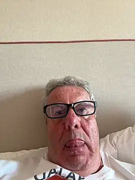 Snapshot of Oldpistolpete chatting on 20, 5, 2026 Oldpistolpete online show from 20, 5, 2026