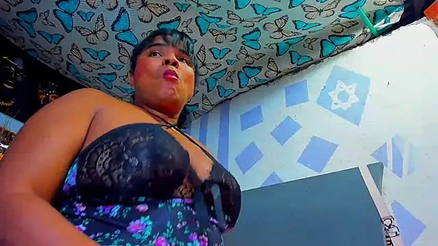 Snapshot of luciana_osorno chatting on 23, 10, 2025 luciana osorno online show from 23, 10, 2025