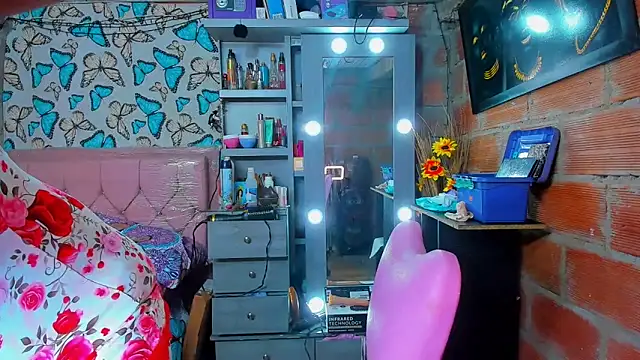 Snapshot of luciana_osorno chatting on 1, 4, 2026 luciana osorno online show from 1, 4, 2026