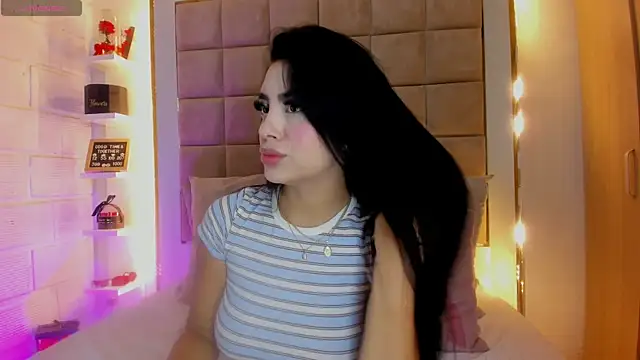 Snapshot of Victoria_adaams chatting on 20, 4, 2026 Victoria adaams online show from 20, 4, 2026
