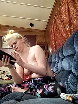 Snapshot of BadAssBitchMakayla chatting on 5, 4, 2026 BadAssBitchMakayla online show from 5, 4, 2026