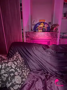 Snapshot of callmelouve chatting on 2, 1, 2025 callmelouve online show from 2, 1, 2025