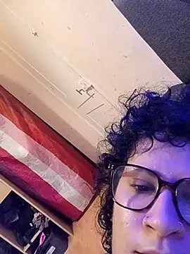 Snapshot of callmelouve chatting on 20, 9, 2025 callmelouve online show from 20, 9, 2025