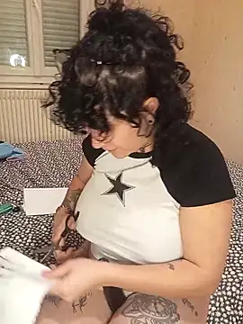 Snapshot of callmelouve chatting on 3, 11, 2025 callmelouve online show from 3, 11, 2025